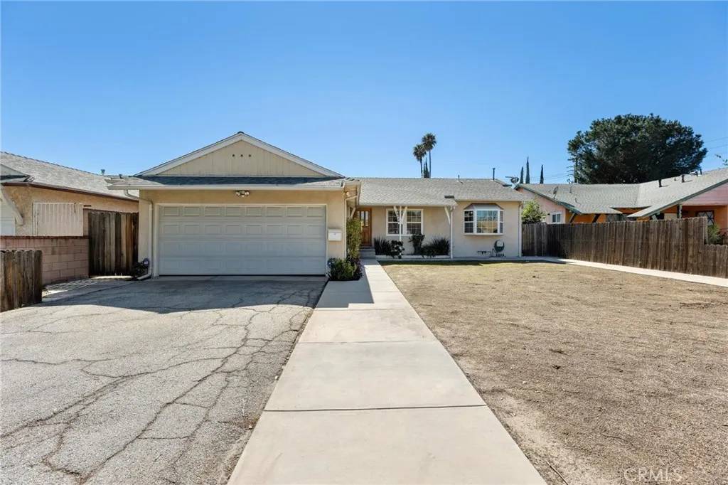 Northridge, CA 91324,19046 Schoenborn Street