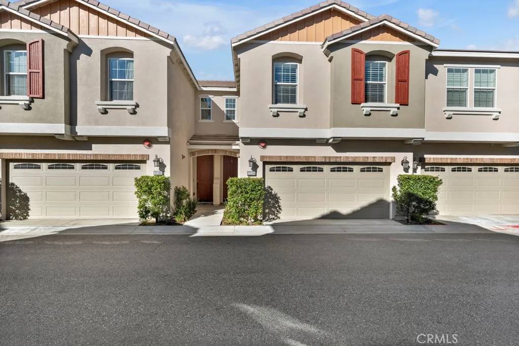 Saugus, CA 91350,22104 Barrington Way