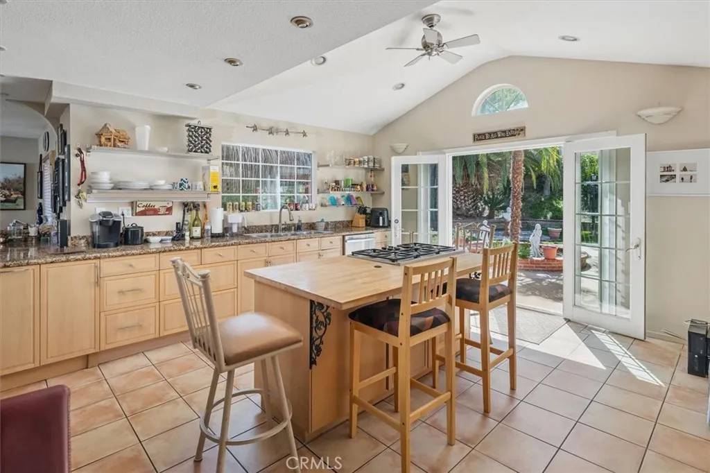 Castaic, CA 91384,28532 Forest Meadow Place