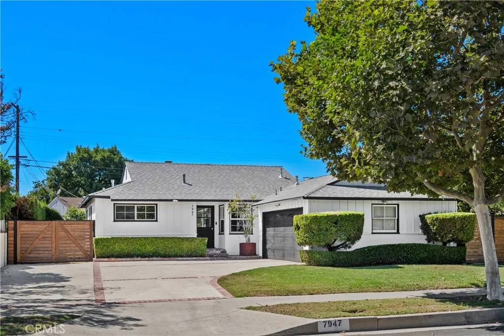 Lake Balboa, CA 91406,7947 Amestoy Avenue