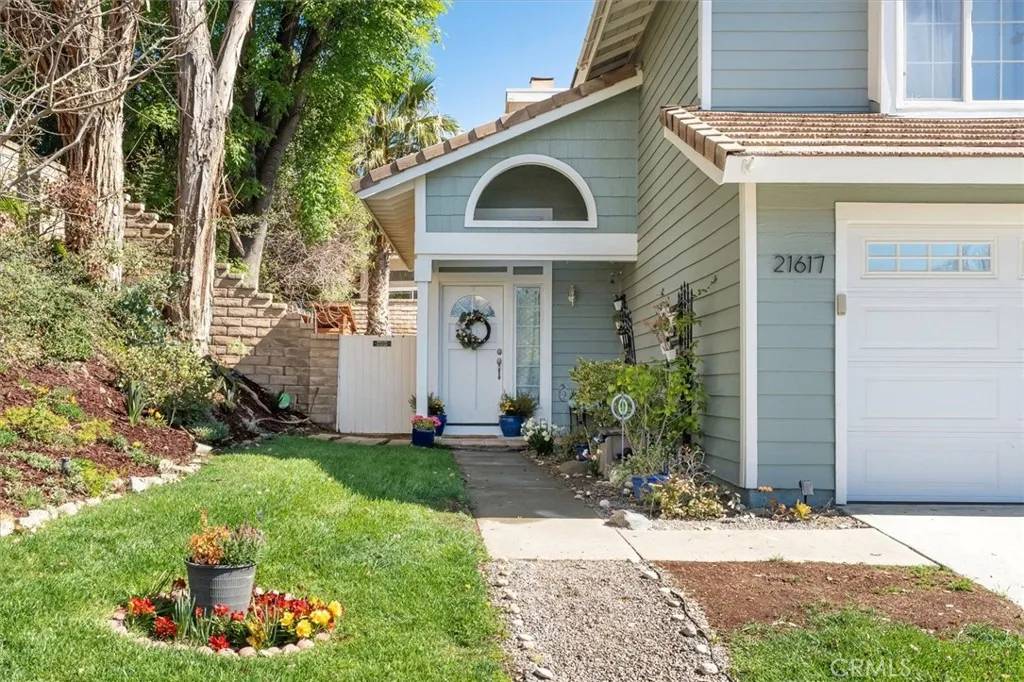 Saugus, CA 91350,21617 Bedford Way