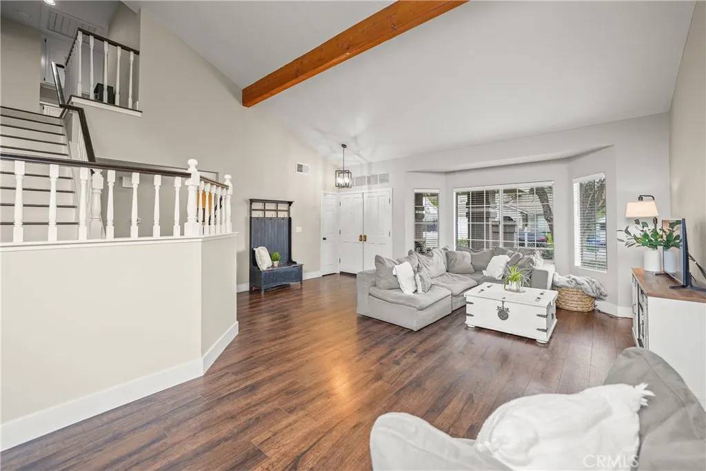 Saugus, CA 91390,22425 Poplar Street