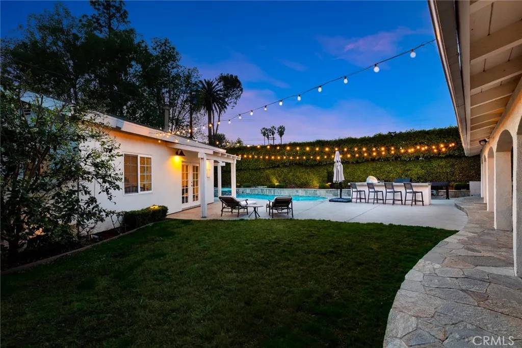 Woodland Hills, CA 91367,5663 Ramara Avenue