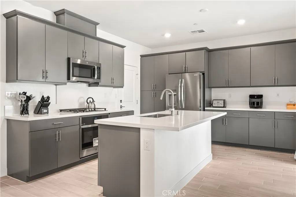 Palm Desert, CA 92211,76375 Cambridge Drive