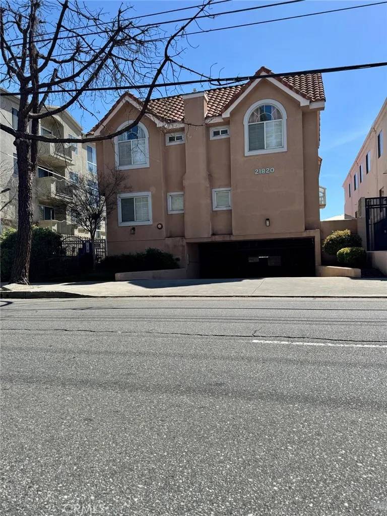 Canoga Park, CA 91304,21820 SATICOY Street West #A