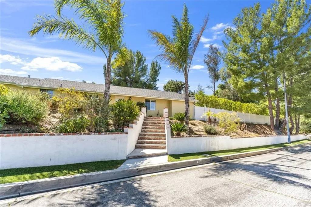Sunland, CA 91040,9056 Oswego Street