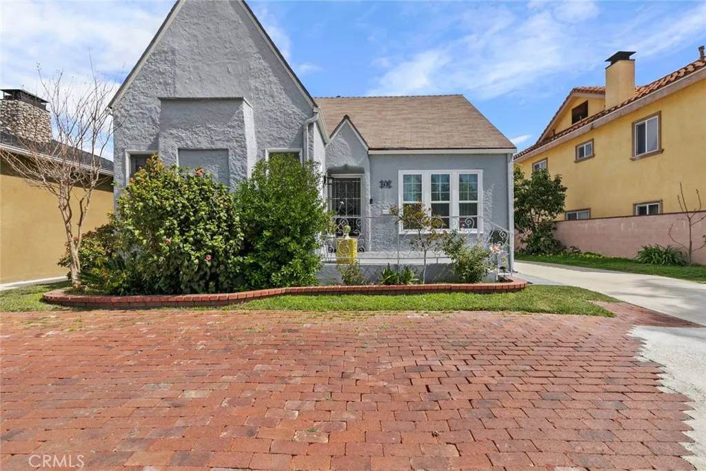 Burbank, CA 91506,608 N Sparks Street