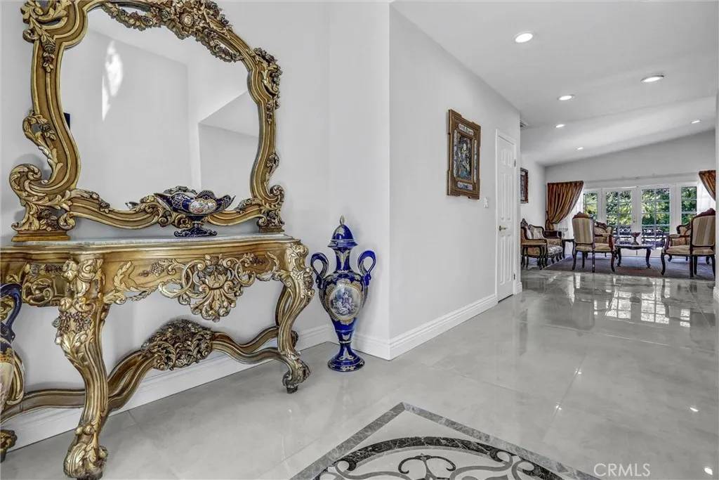 Woodland Hills, CA 91367,5115 Boda Pl