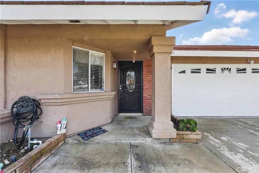 Fontana, CA 92335,14761 Hawthorne Avenue