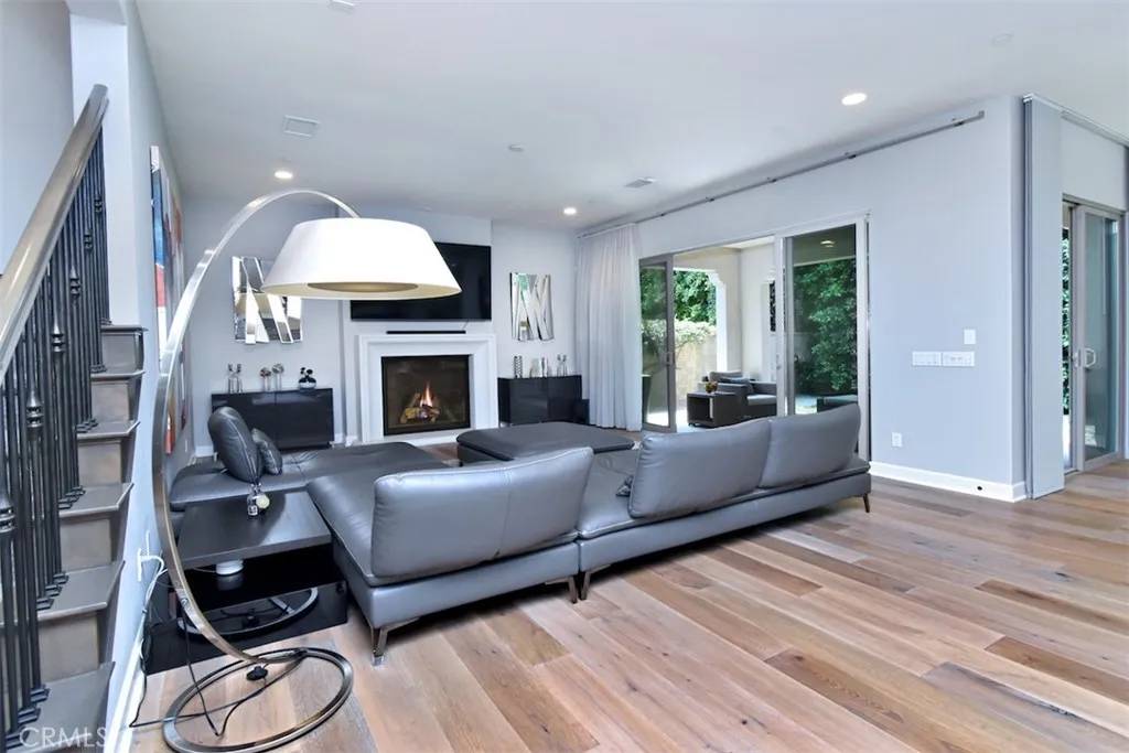 Sherman Oaks, CA 91411,14608 Mccormick Street