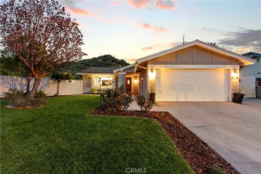 Valencia, CA 91354,23255 Redbud Ridge Circle