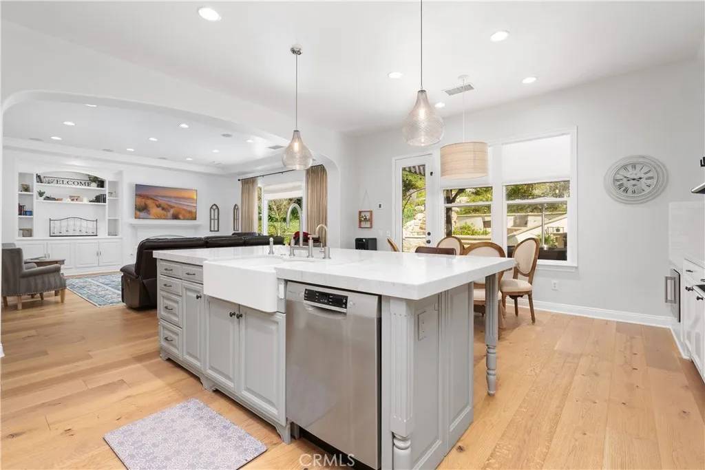 Thousand Oaks, CA 91362,598 N Conejo School Road