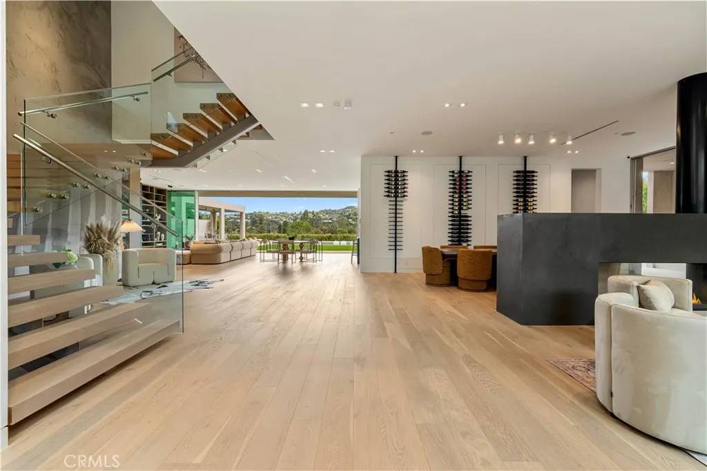 Encino, CA 91436,4442 Estrondo Drive