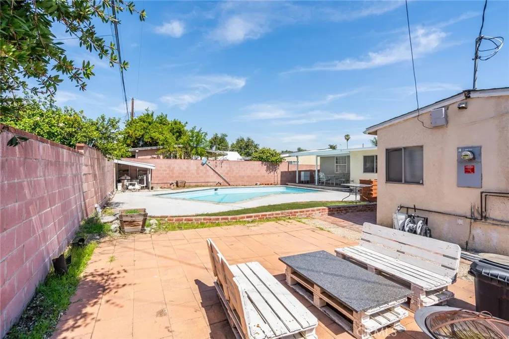 Panorama City, CA 91402,8515 Mammoth Avenue