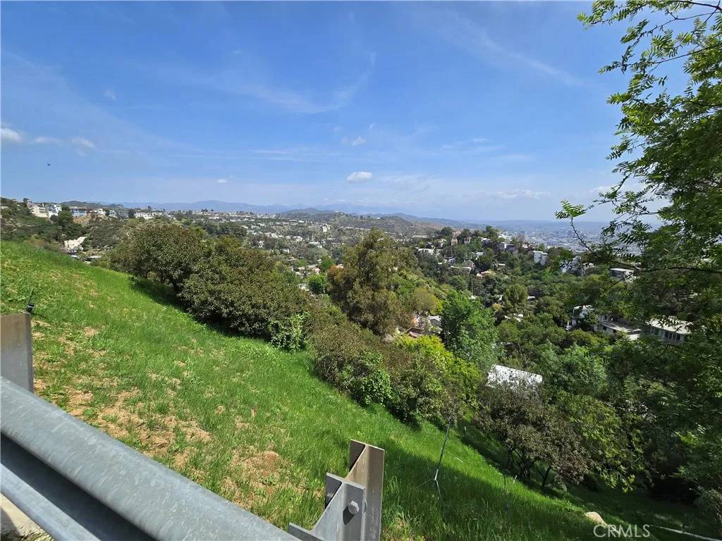 Los Angeles, CA 90046,8547 Cole Crest