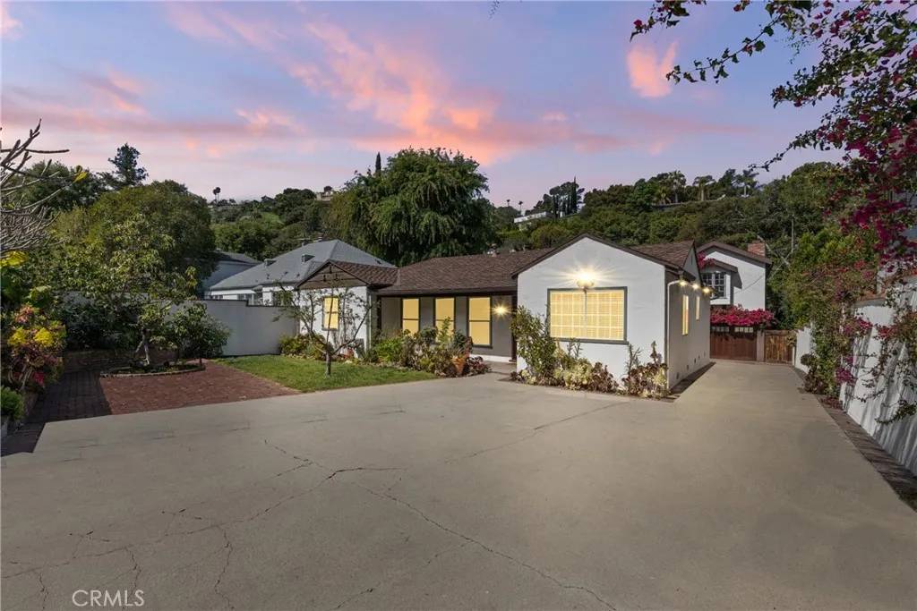 Sherman Oaks, CA 91423,4009 Beverly Glen Boulevard