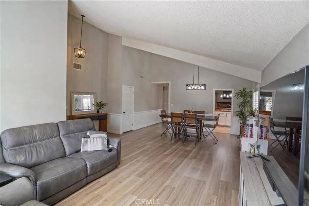 Winnetka, CA 91306,19815 Hemmingway Street