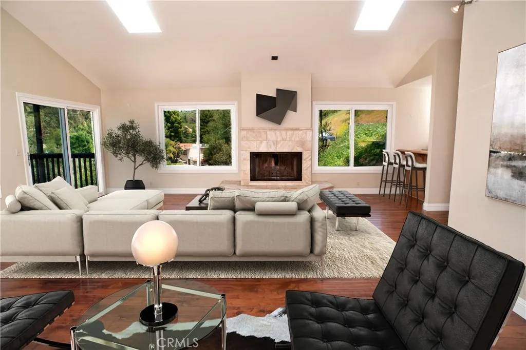 Woodland Hills, CA 91364,4419 Consuelo Road