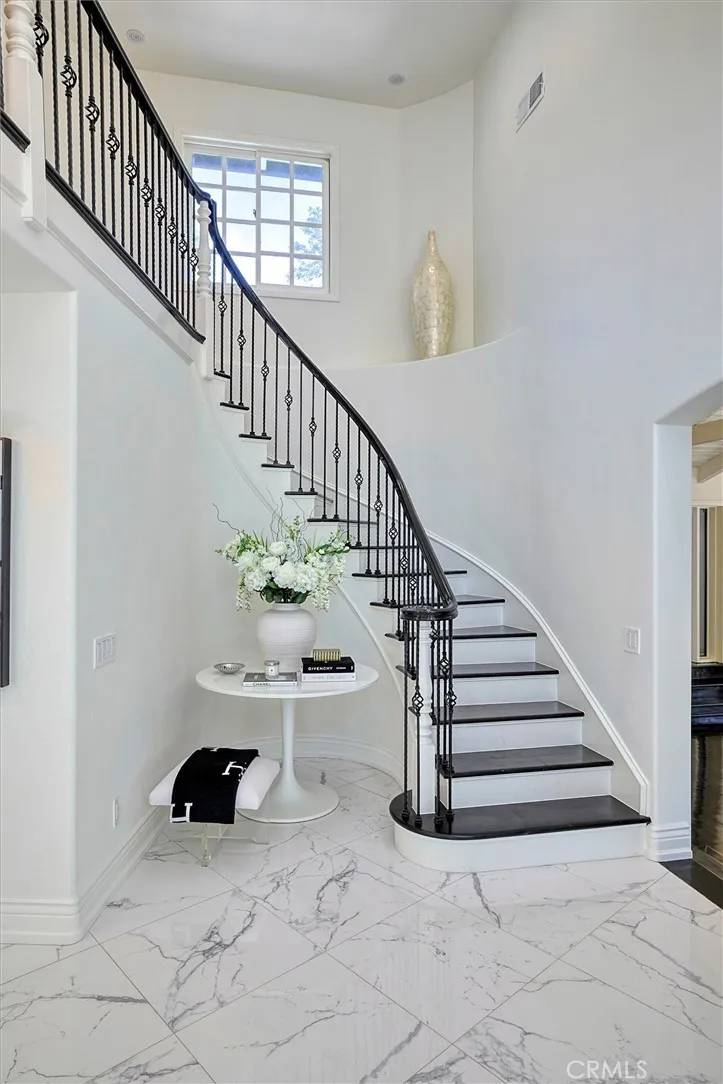 Hidden Hills, CA 91302,5839 Jed Smith Road