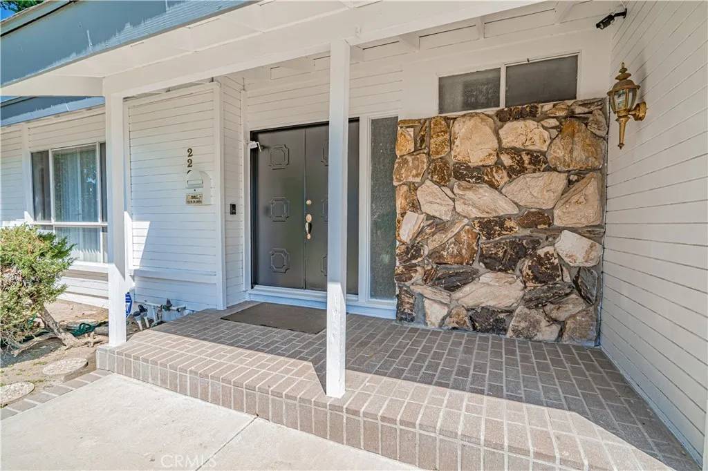 Woodland Hills, CA 91367,22607 Hatteras Street
