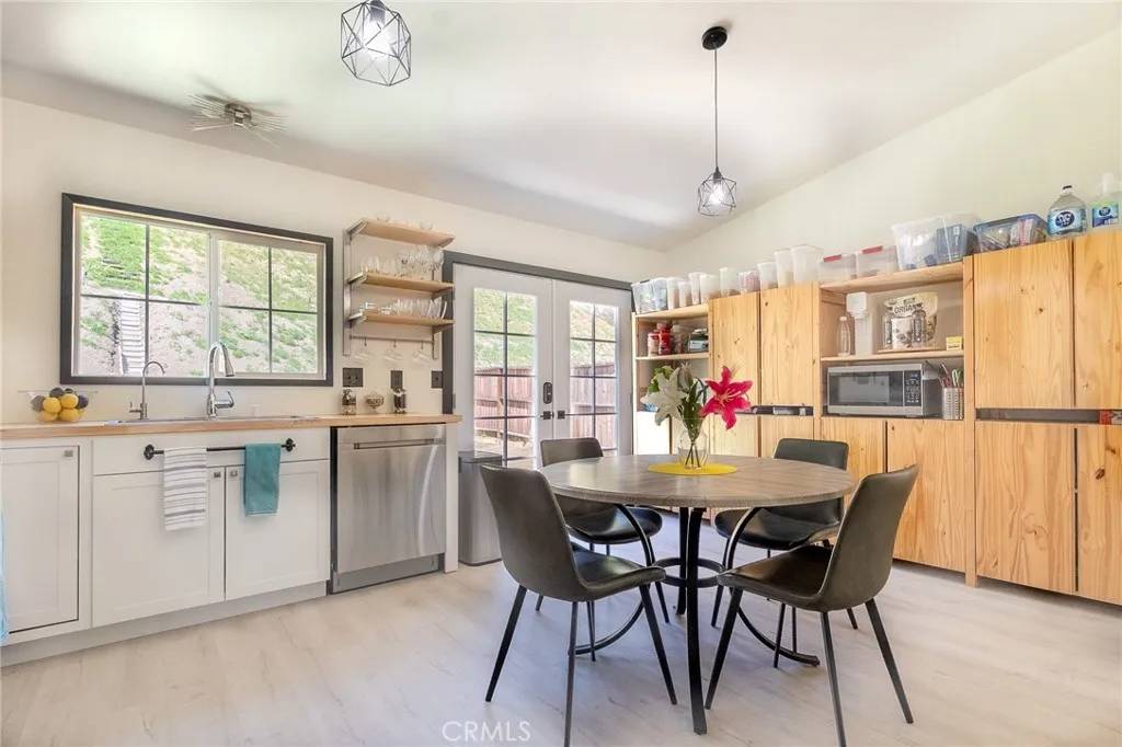 Castaic, CA 91384,31679 Bobcat Way