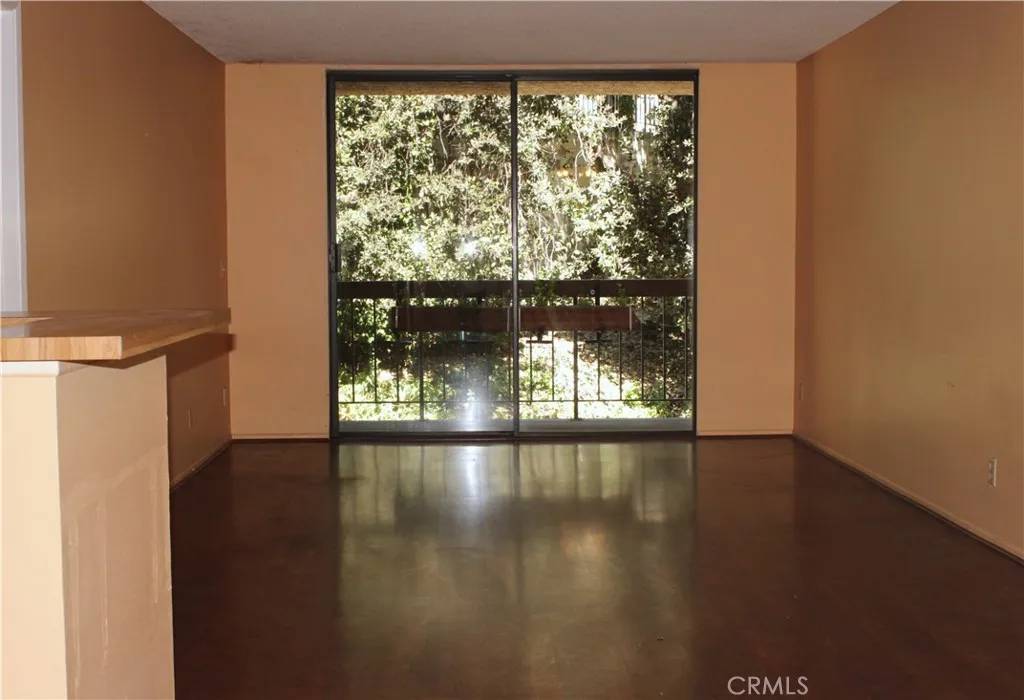 Los Angeles, CA 90042,3961 Via Marisol #233