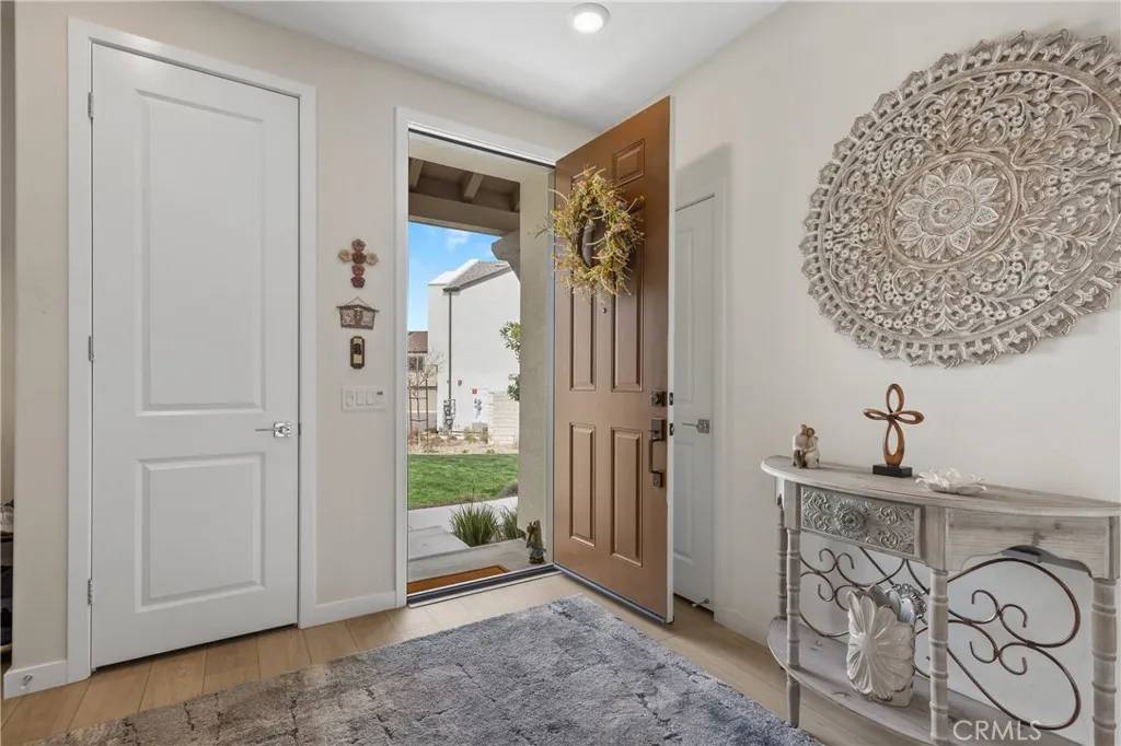 Valencia, CA 91381,27632 Ensemble Place