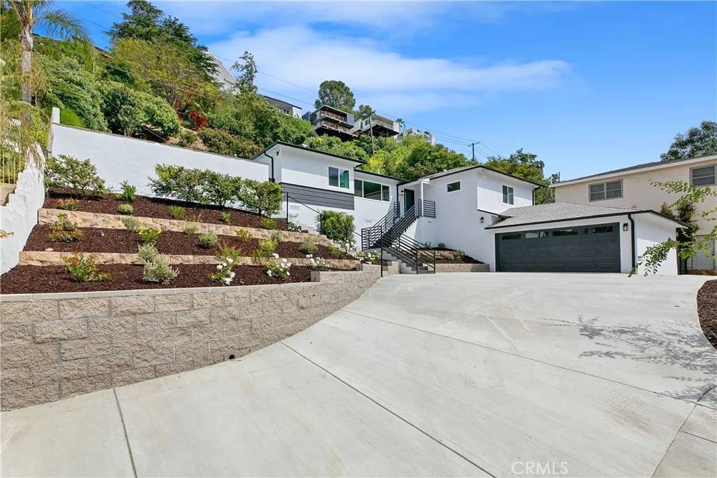Sherman Oaks, CA 91423,3900 Benedict Canyon Drive