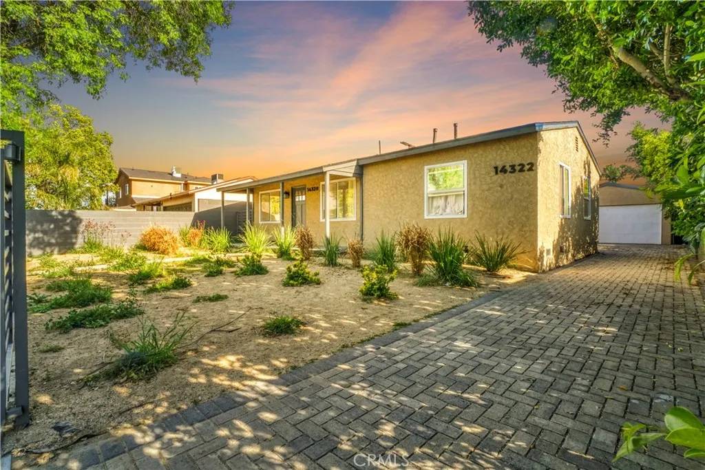 Panorama City, CA 91402,14320 Osborne Street