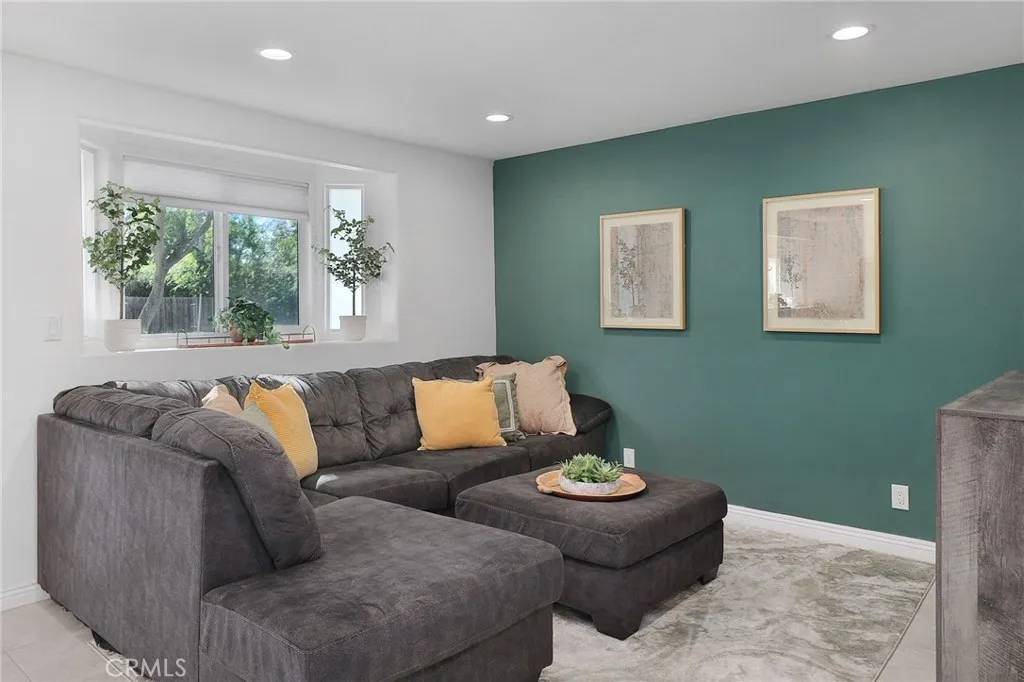 Thousand Oaks, CA 91360,1245 Calle Pensamiento