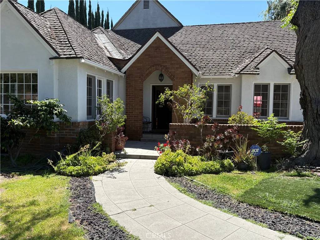 West Toluca Lake, CA 91602,11122 Hortense Street