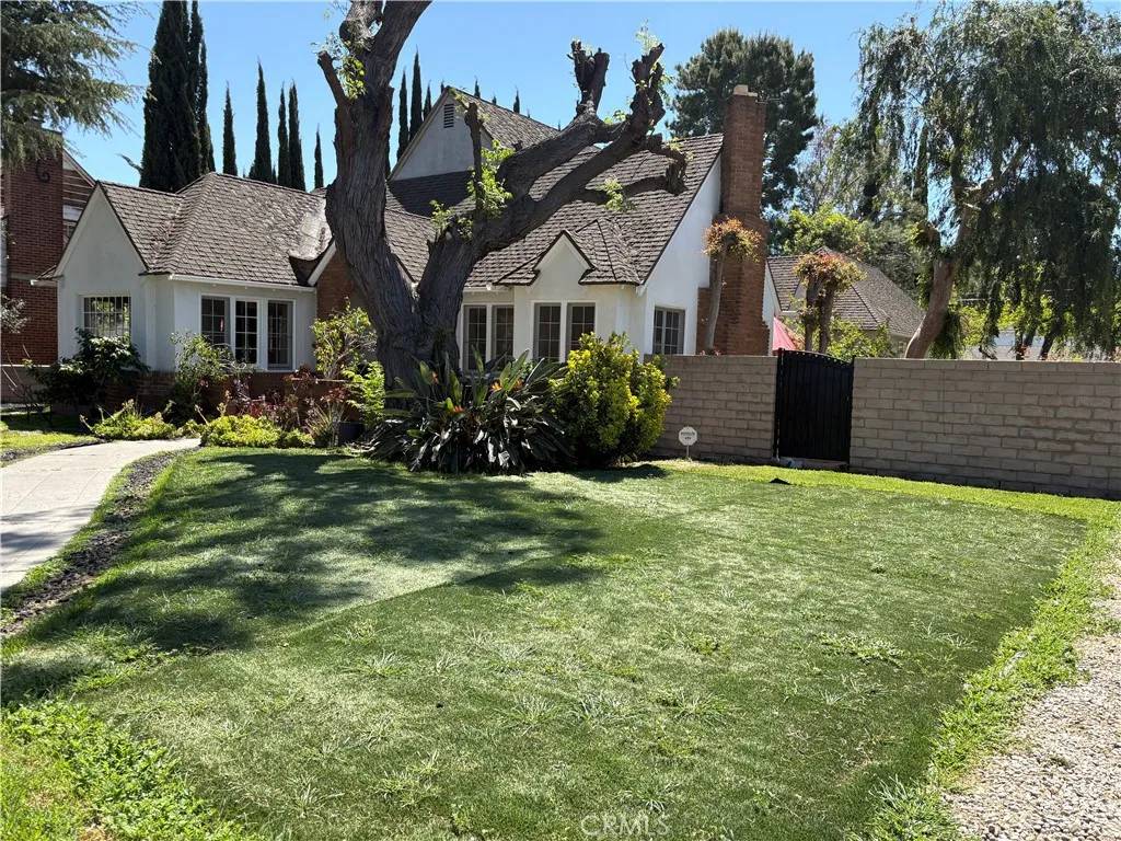 West Toluca Lake, CA 91602,11122 Hortense Street