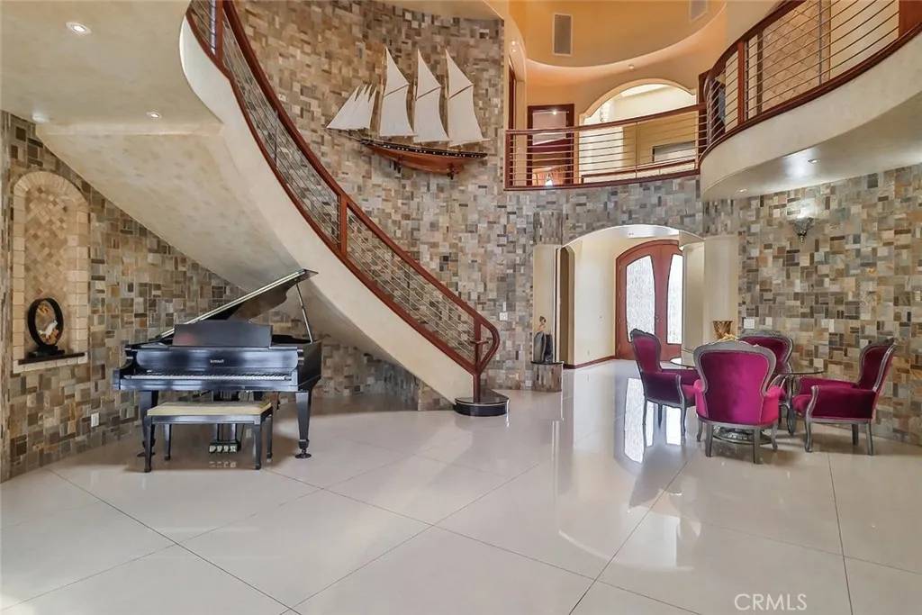 Long Beach, CA 90803,5455 E Sorrento Drive