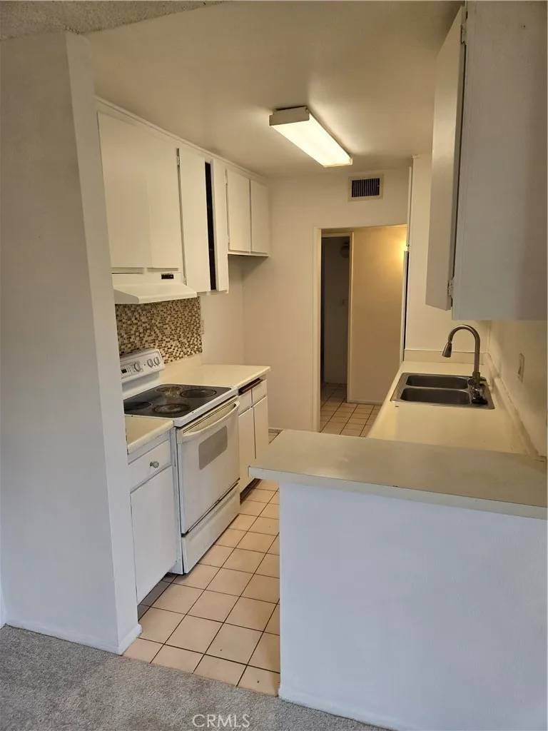 Tarzana, CA 91356,18307 Burbank Boulevard #7