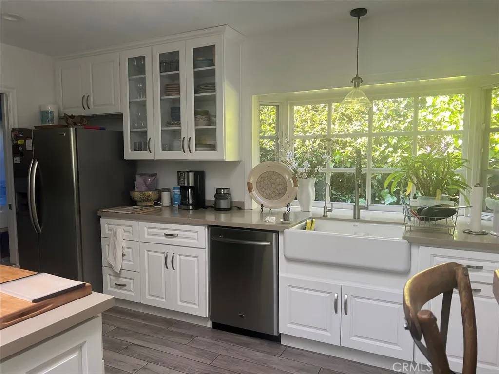 Woodland Hills, CA 91364,5280 Campo Road