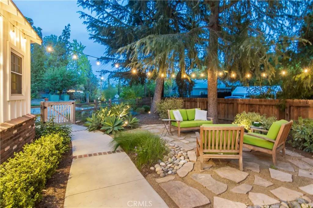 Tarzana, CA 91356,19631 Rosita Street