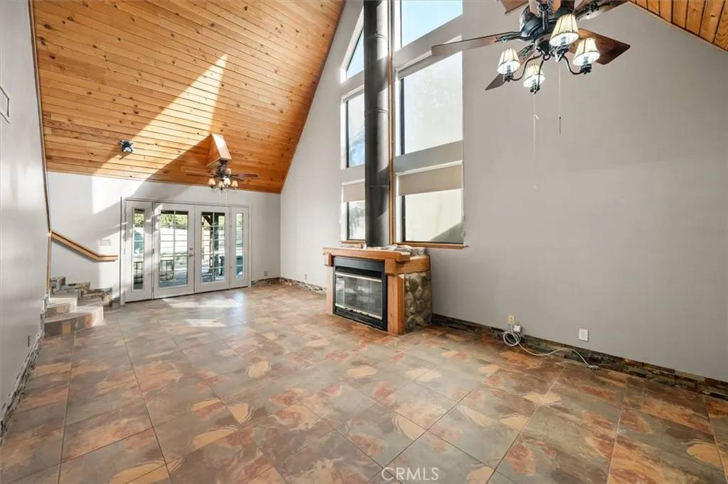 Castaic, CA 91384,30052 Hunstock Street