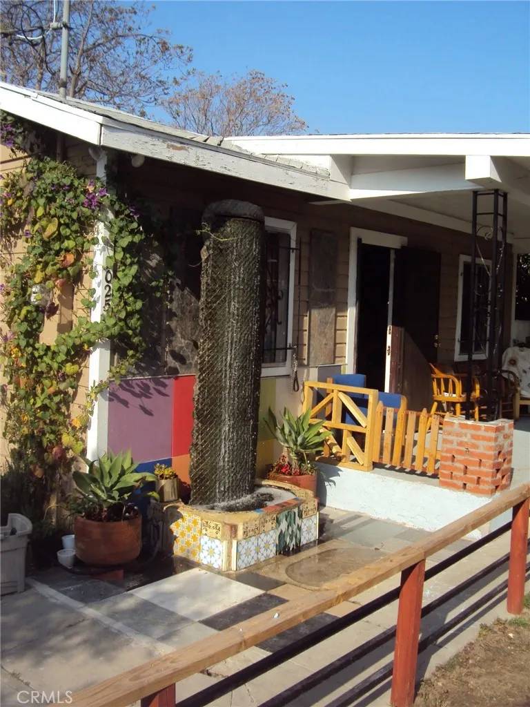 Compton, CA 90222,2025 E Wayside Street