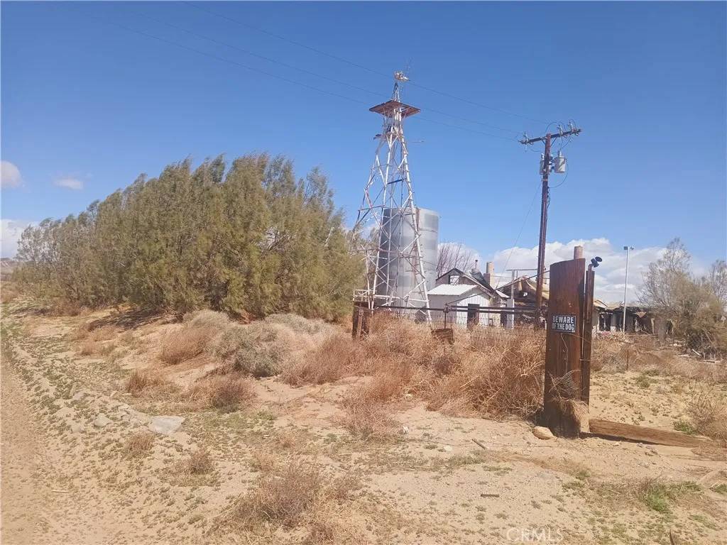 Cantil, CA 93519,32292 Neuralia Road