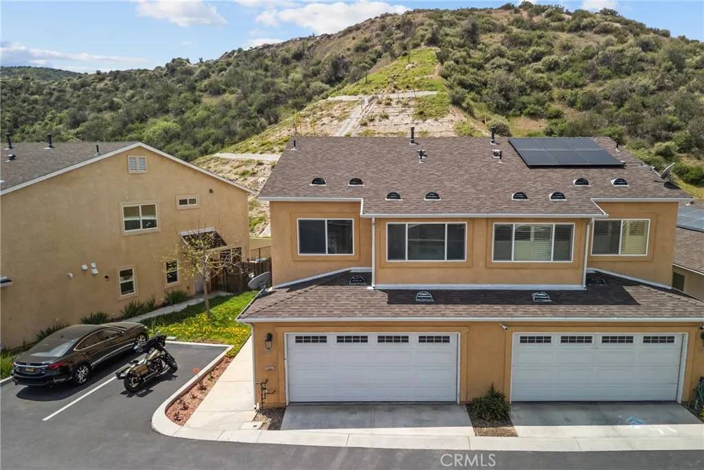 Saugus, CA 91350,26145 Gravett Place