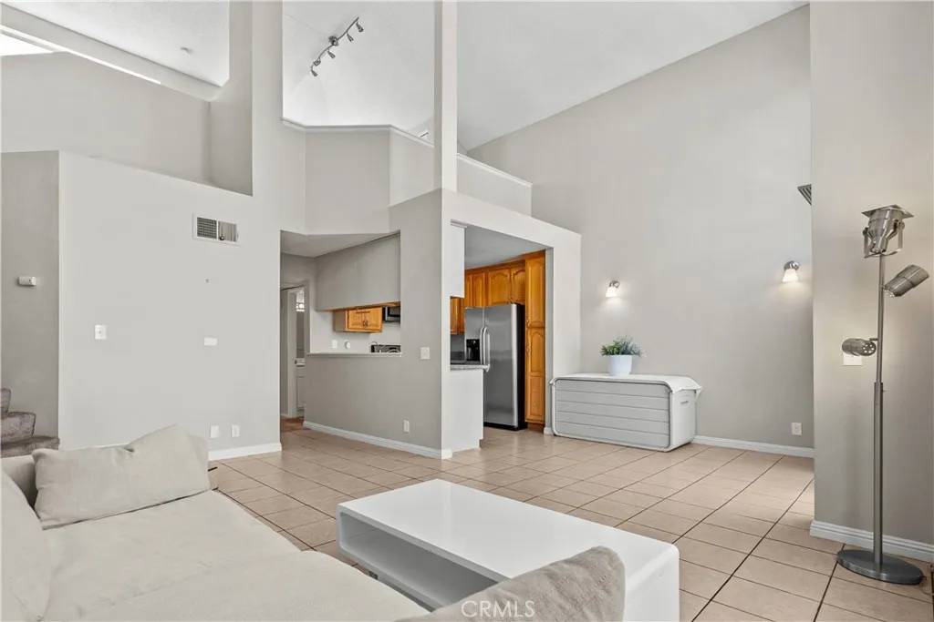 Pacoima, CA 91331,11150 Glenoaks Boulevard #98