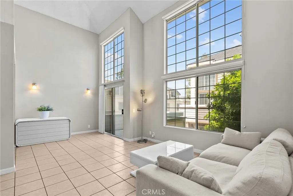 Pacoima, CA 91331,11150 Glenoaks Boulevard #98