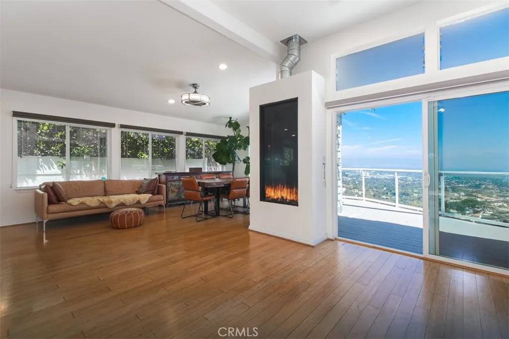 Topanga, CA 90290,1130 Mohawk