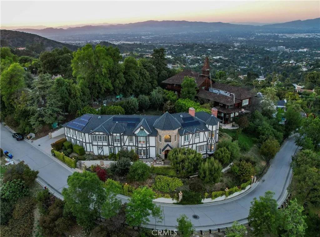 Los Angeles, CA 90049,3155 Stone Oak Drive