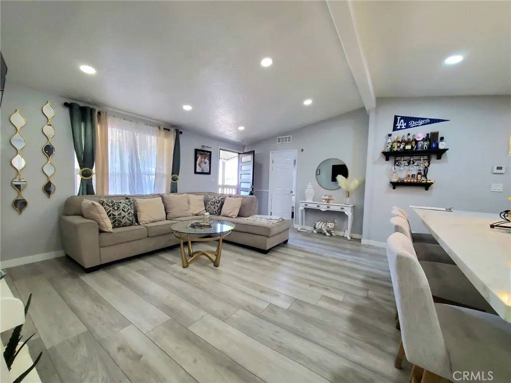 Saugus, CA 91350,29021 Bouquet Canyon #316