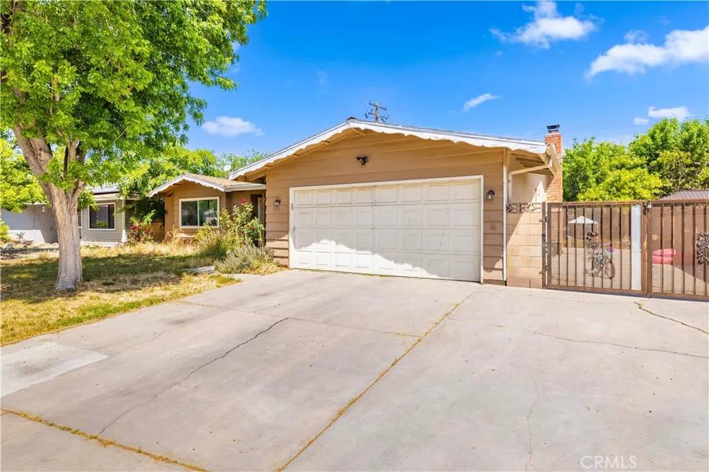 Lancaster, CA 93535,835 E Oldfield Street