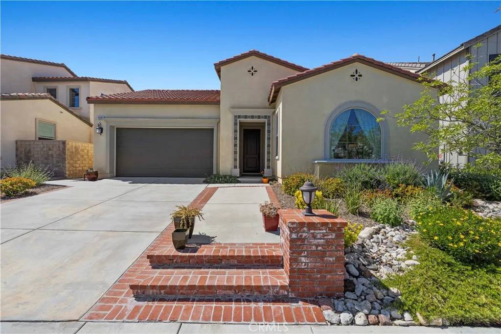 Canyon Country, CA 91387,18696 Cedar Crest Drive