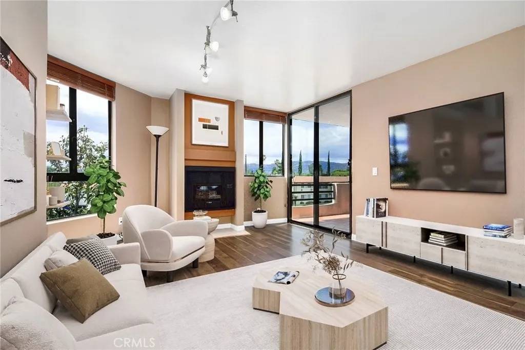 Canoga Park, CA 91304,7826 Topanga Canyon Boulevard #307