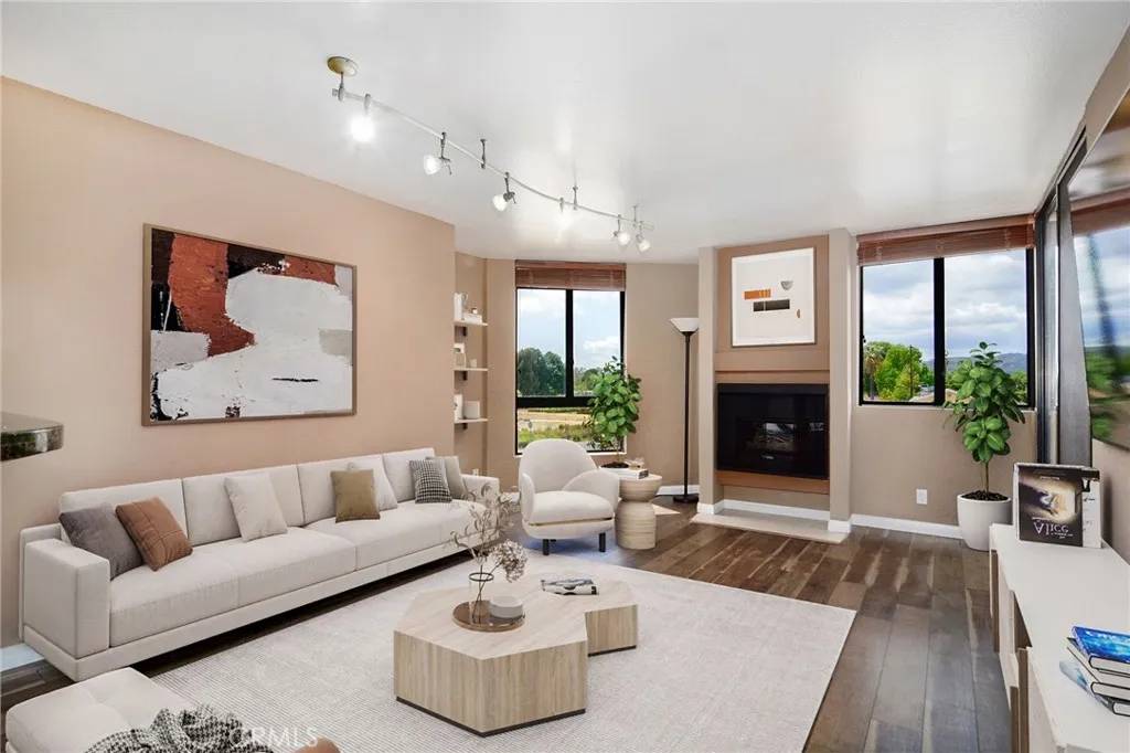 Canoga Park, CA 91304,7826 Topanga Canyon Boulevard #307