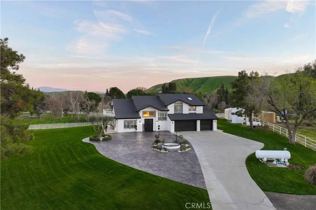 Bakersfield, CA 93308,10711 Round Mountain Road